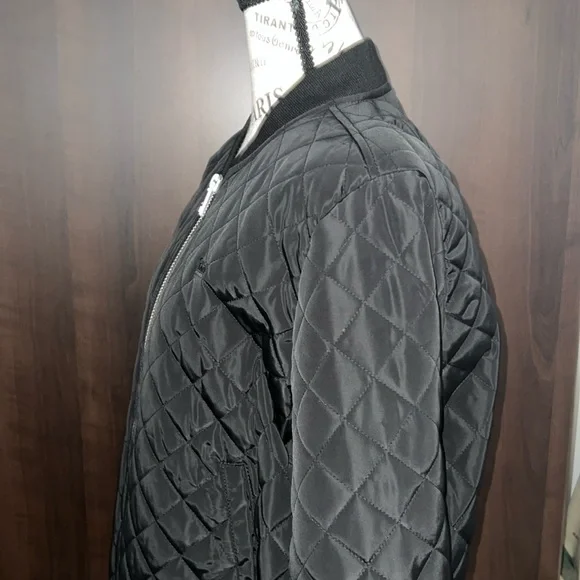Women's Levi's Diamond Quilted Black Bomber Jacket, Size: X-Large - Picture 4 of 13